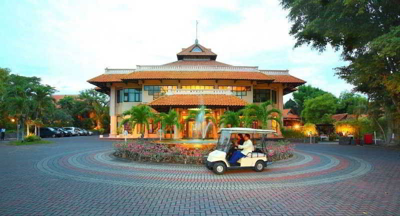 Equator Hotel Surabaya Exterior photo